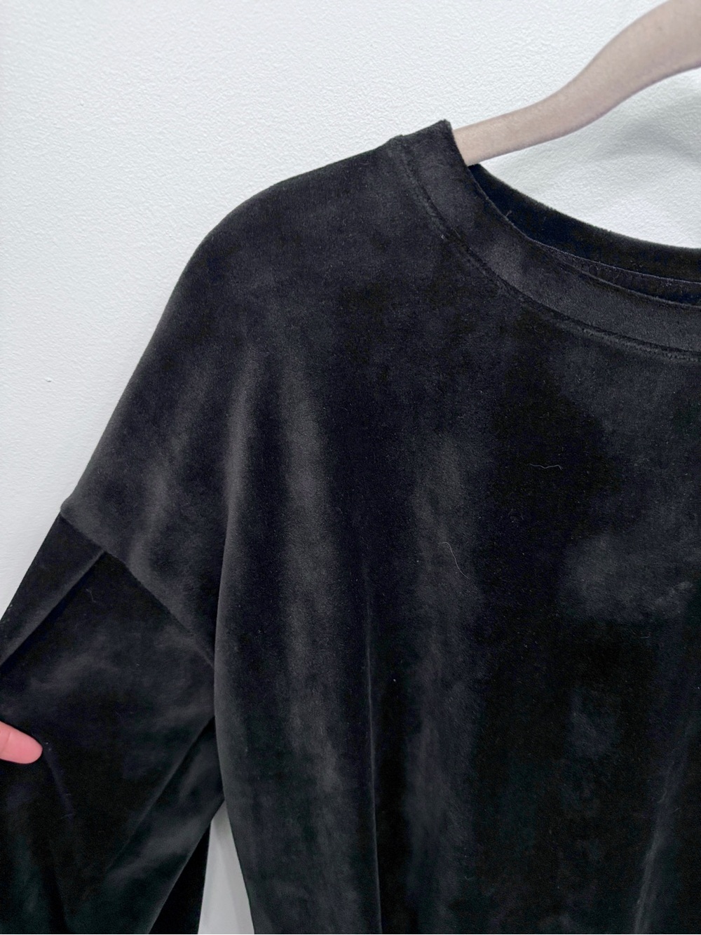 A New Day Black Velour Long Sleeve Top Size M - Picture 3 of 6